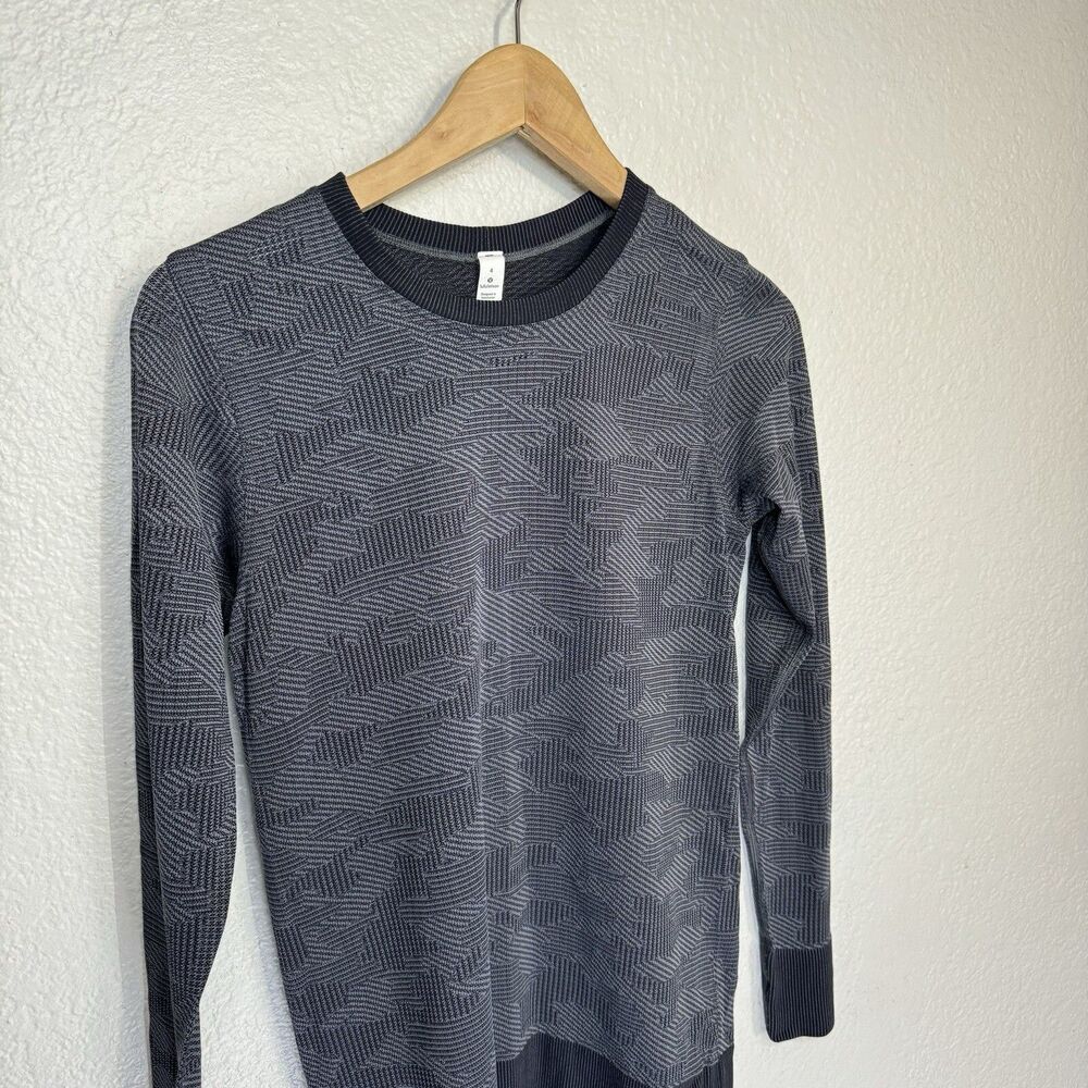 Lululemon Swiftly Breathe Top Long Sleeve Gray Black Gym Yoga Active Woman 4